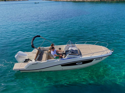 Motorówka szybka Quicksilver 675 Sundeck · 2023 · Quicksilver 675 Sundeck (1)