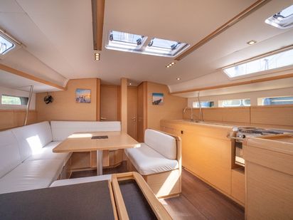 Sailboat Jeanneau Sun Odyssey 519 · 2018 · MAMIWATA II (1)