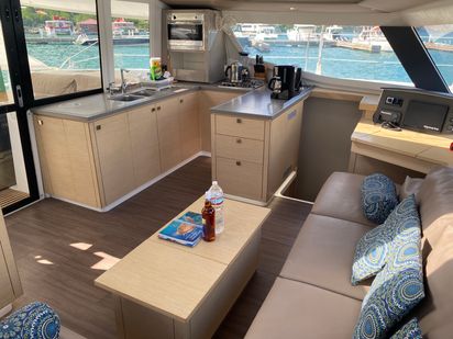 Catamarán Fountaine Pajot Helia 44 · 2018 · Whiffle (1)