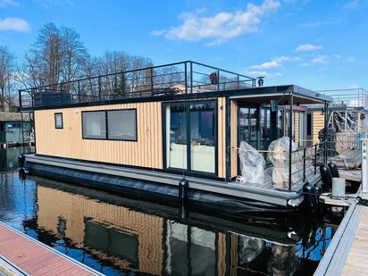 Houseboat WOMA D-13 · 2021 · Pina (0)