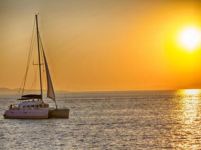 Catamaran Lagoon 450 F · 2015 (refit 2017) · GOLDEN SHADES 45 (0)