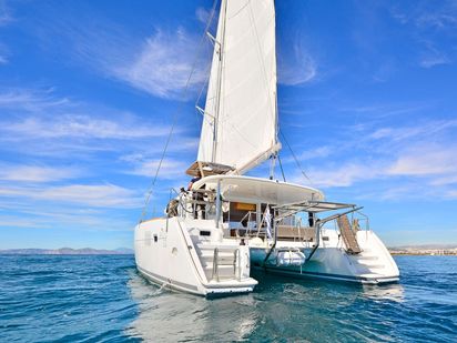 Catamarano Lagoon 450 F · 2015 (refit 2017) · GOLDEN SHADES 45 (1)