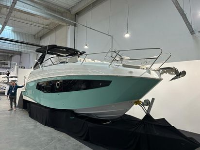 Bateau à moteur Coral 28 · 2024 (0)