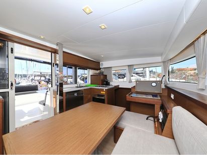 Catamaran Lagoon 40 · 2020 · Liquid Spirit (1)