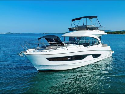 Barco a motor Beneteau Antares 11 OB FLY · 2023 · Tango (0)