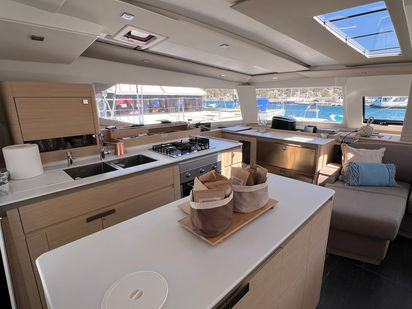 Catamaran Fountaine Pajot Aura 51 · 2024 · THREE DEE (1)