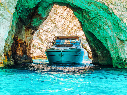Motorboat Cranchi Mediterranee 41 · 2002 (refit 2002) · ALEGRIA Luxury Yacht (0)