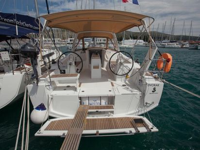 Velero Beneteau Oceanis 38.1 · 2017 · DVORAK_DB (0)