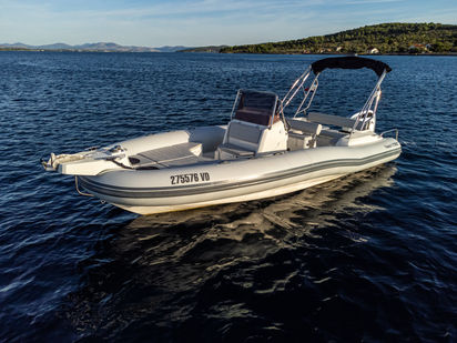 Bateau semi-rigide Marlin 790 · 2022 (0)