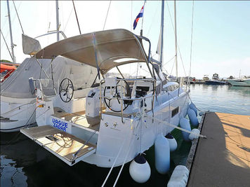 Sailboat Jeanneau Sun Odyssey 410 · 2021