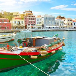 Barco en Agios Nikolaos, Creta