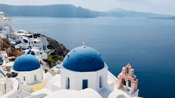 Boat rental and yacht charter in Santorini