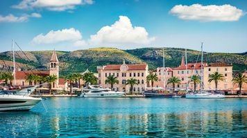 Boat rental and yacht charter in Trogir