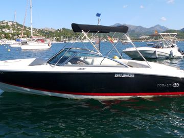 Motorboat Cobalt 222 · 2012 (0)