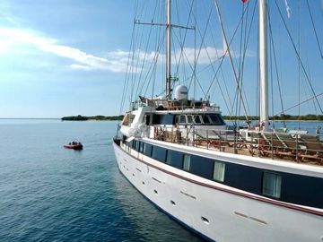 Barco a motor Custom Built · 2004