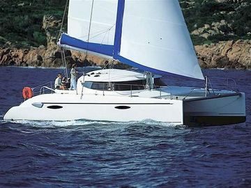 Catamaran Fountaine Pajot Athena 38 · 2003 (0)