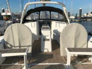 Velero Beneteau Oceanis 38 · 2017