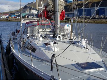 Sailboat Ovni 445 · 2011