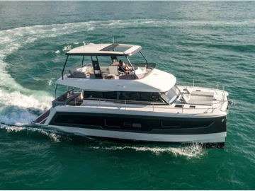 Motor Catamaran Fountaine Pajot MY 40 · 2018