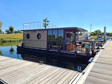 Houseboat Custom Built · 2020 · Tenacious (Comfort Klasse XL) (0)
