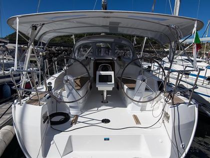 Sailboat Bavaria Cruiser 37 · 2014 (1)