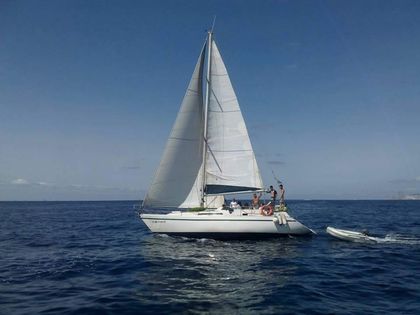 Sailboat Bavaria Cruiser 37 · 1986 (0)