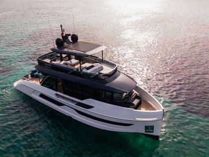 Bateau à moteur Explorer 62 · 2021 (0)