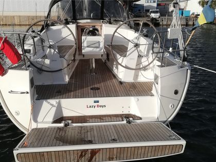 Sailboat Bavaria Cruiser 37 · 2017 (0)