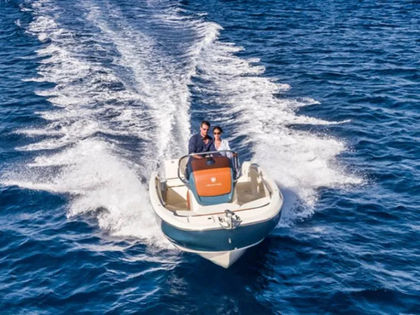 Speedboat Invictus 200 FX · 2023 (1)