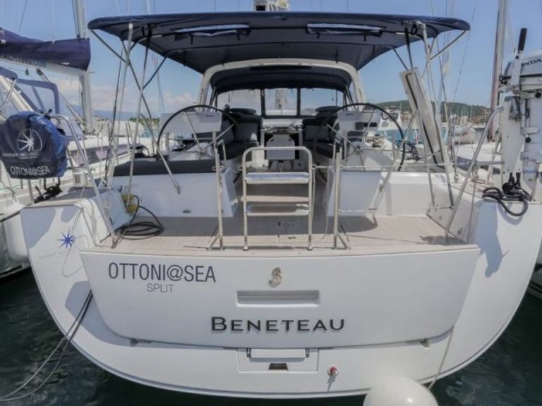 Zeilboot Beneteau Oceanis 60 · 2015 (0)