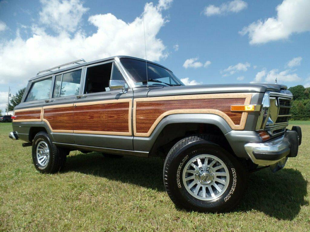 1990 Jeep Wagoneer 4dr Wagon 4WD