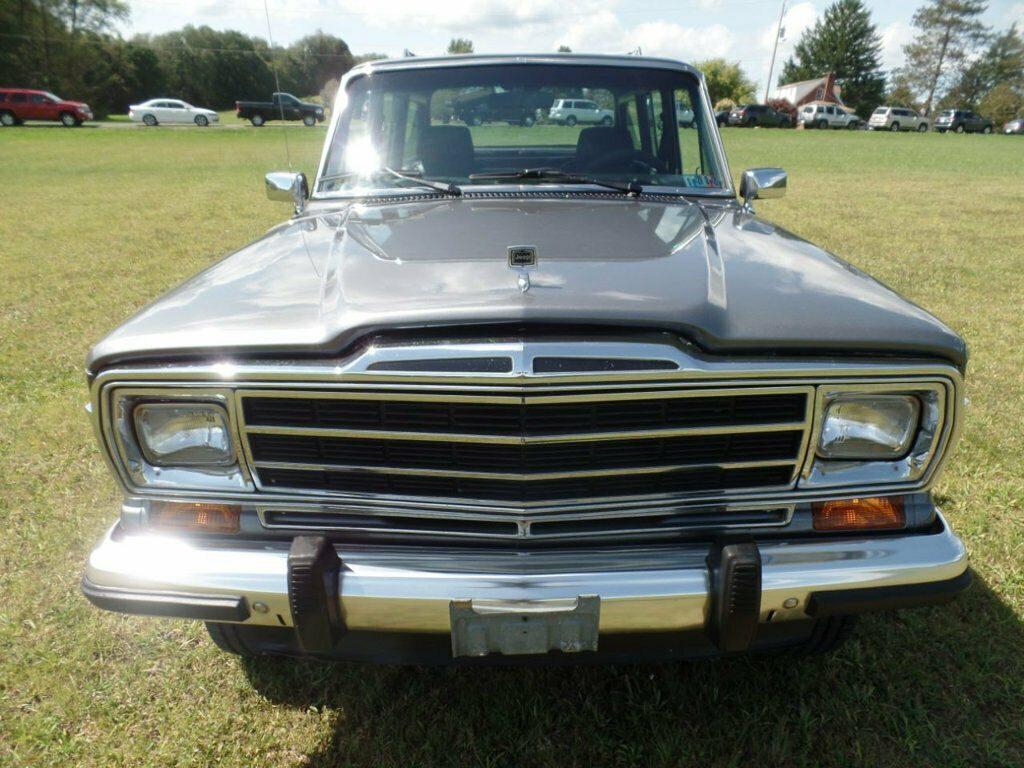 1990 Jeep Wagoneer 4dr Wagon 4WD