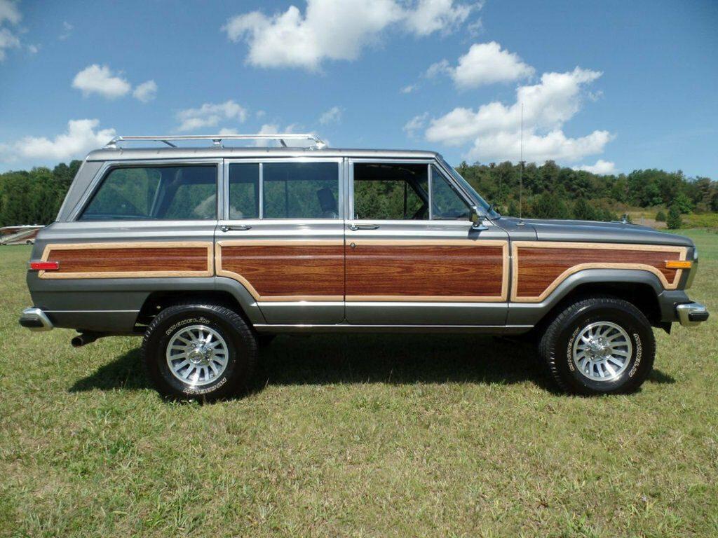 1990 Jeep Wagoneer 4dr Wagon 4WD