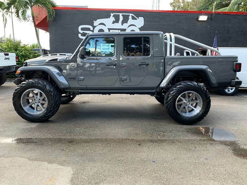 2020 Jeep Gladiator Sting grey Lifted Custom Gladiator max tow 40