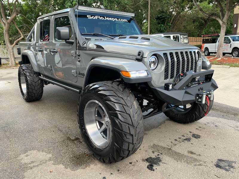 2020 Jeep Gladiator Sting grey Lifted Custom Gladiator max tow 40