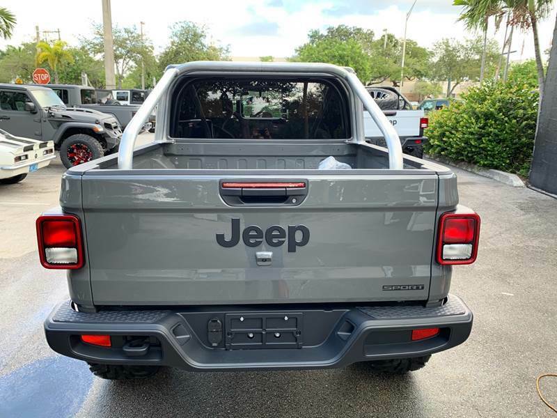 2020 Jeep Gladiator Sting grey Lifted Custom Gladiator max tow 40