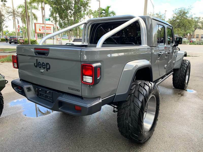 2020 Jeep Gladiator Sting grey Lifted Custom Gladiator max tow 40