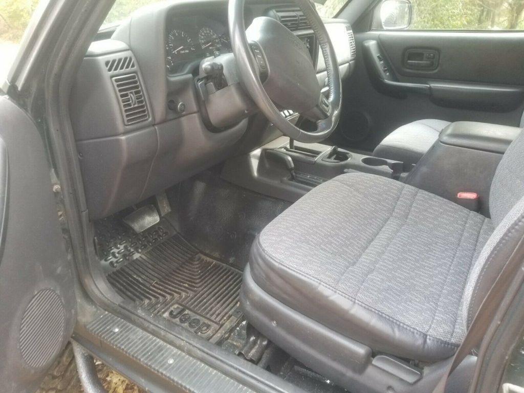 2000 Jeep Cherokee Custom
