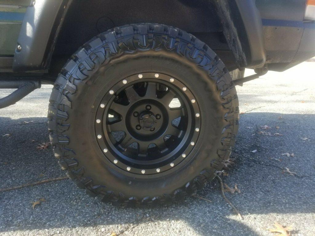 2000 Jeep Cherokee Custom
