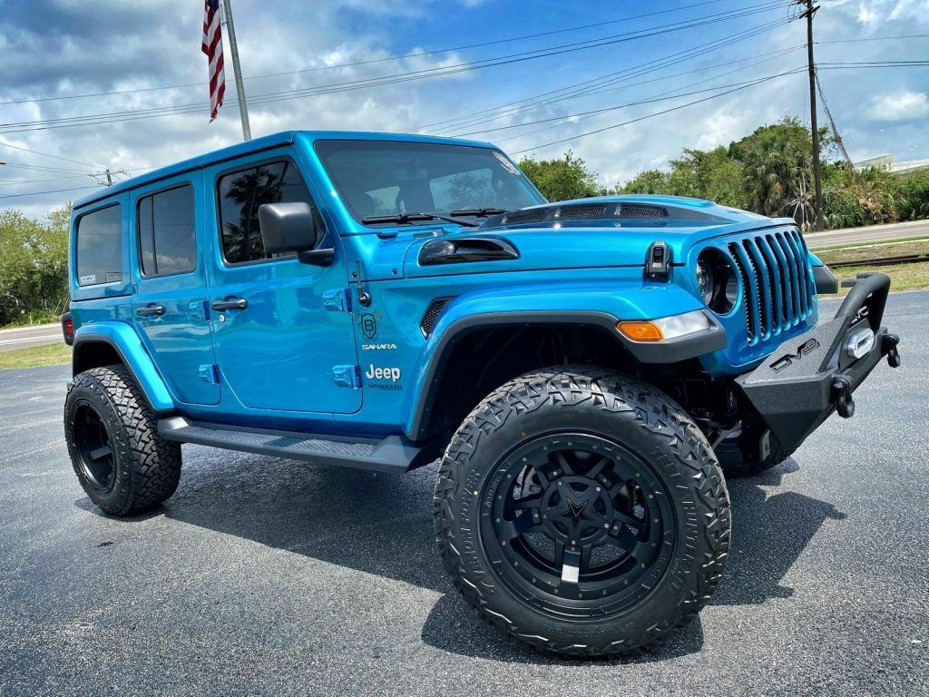 2020 Jeep Wrangler Custom Bikini Lifted Sahara NAV Alpine 35″s