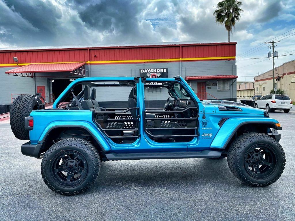 2020 Jeep Wrangler Custom Bikini Lifted Sahara NAV Alpine 35″s