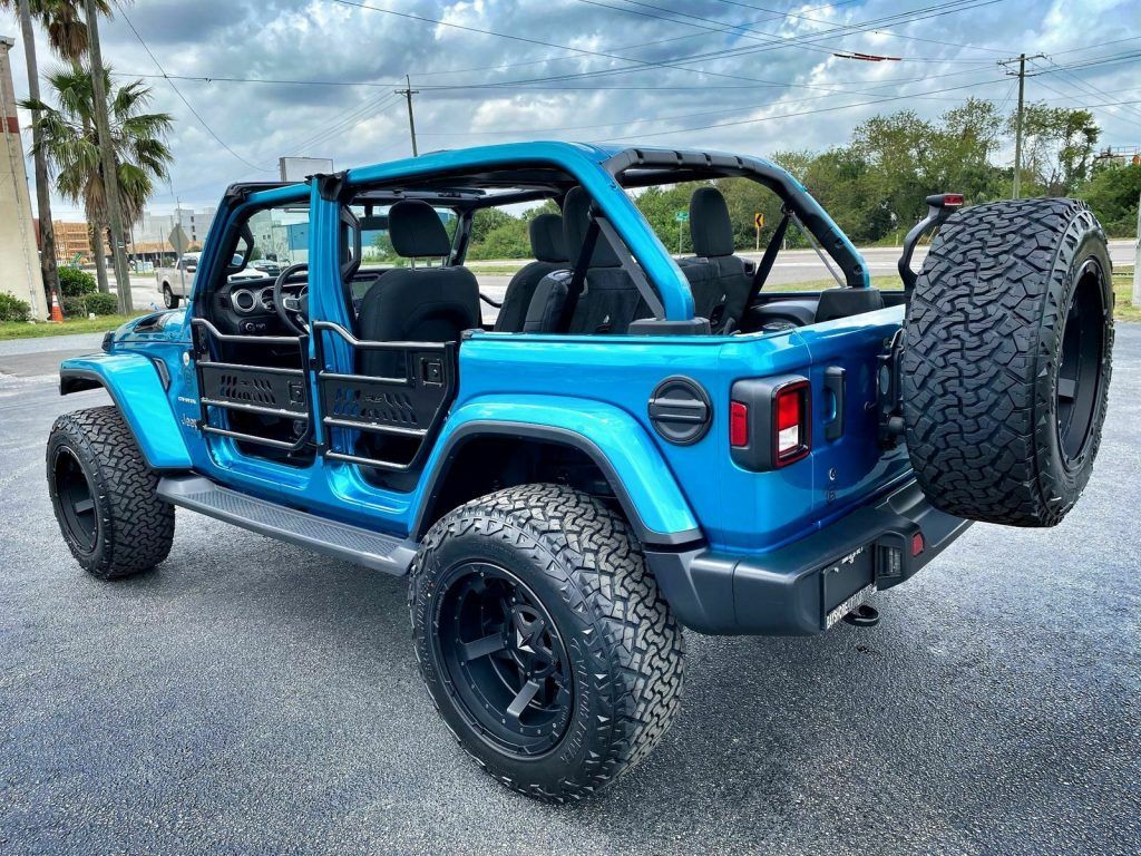 2020 Jeep Wrangler Custom Bikini Lifted Sahara NAV Alpine 35″s