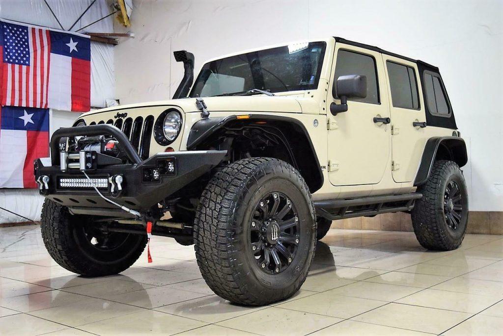 2011 Jeep Wrangler Sahara Lifted 4X4 OFFROADING
