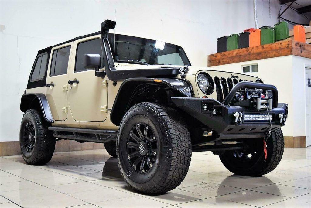 2011 Jeep Wrangler Sahara Lifted 4X4 OFFROADING