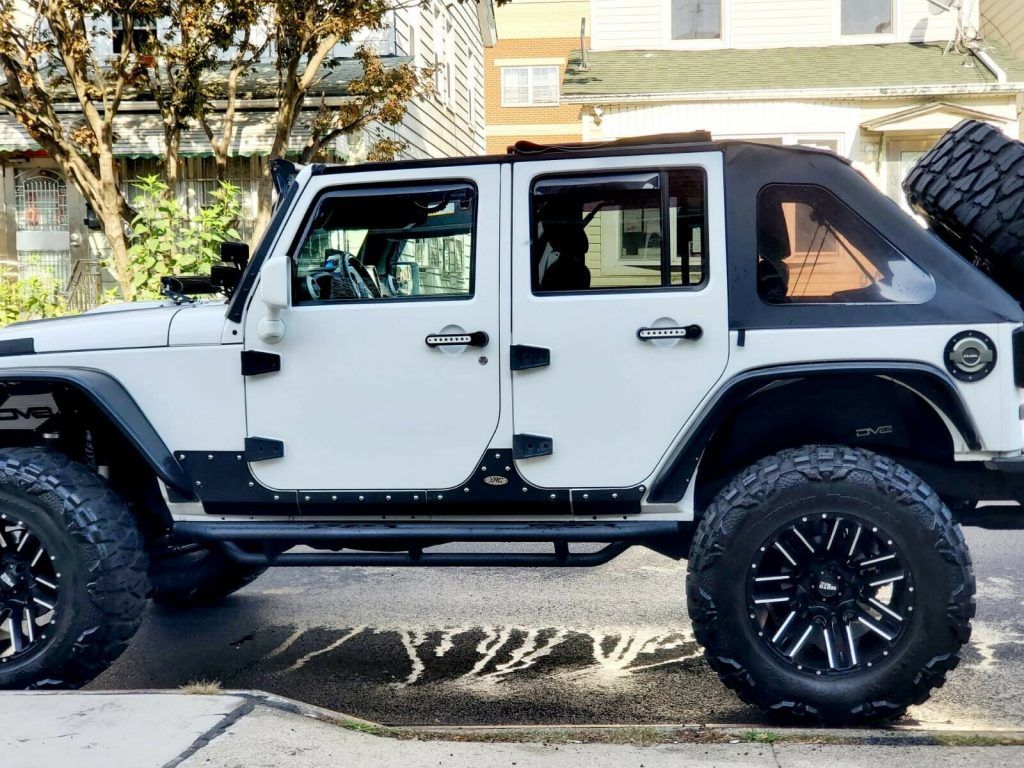 2012 Jeep Wrangler SAHARA