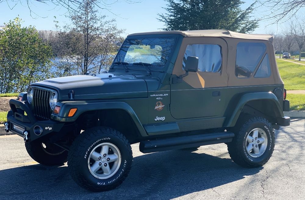 1997 Jeep Wrangler No Reserve! Sahara 4×4 Low Miles Manual Lifted