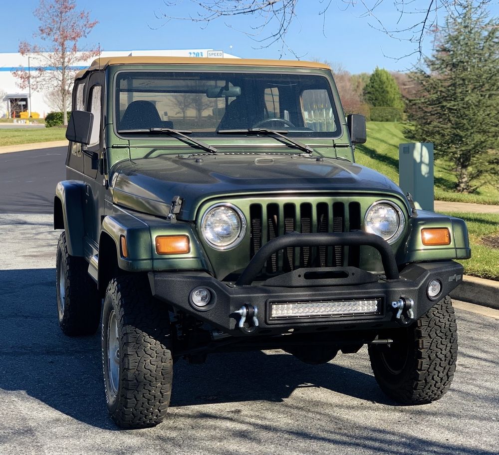 1997 Jeep Wrangler No Reserve! Sahara 4×4 Low Miles Manual Lifted