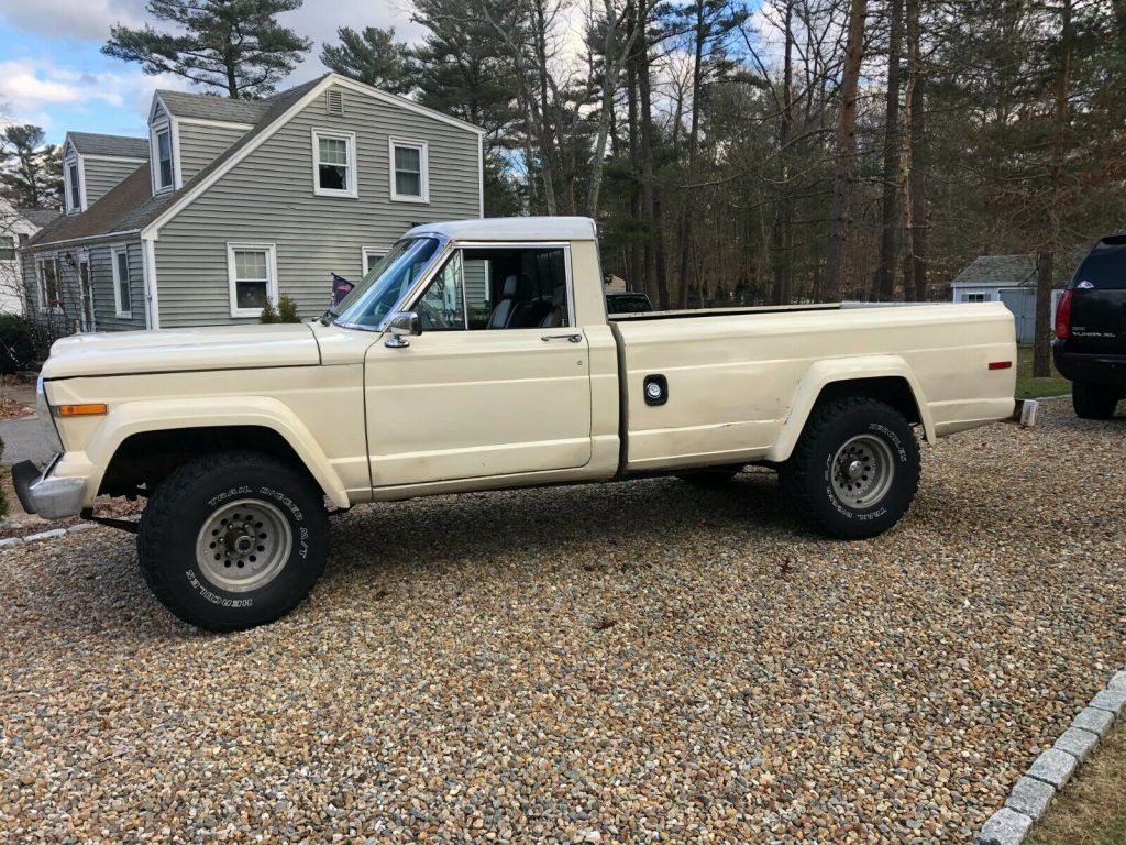 1985 Jeep J10 pickup