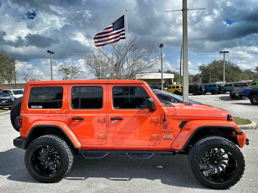 2020 Jeep Wrangler Lifted Turbo Sahara Hardtop NAV Alpine LEATHER