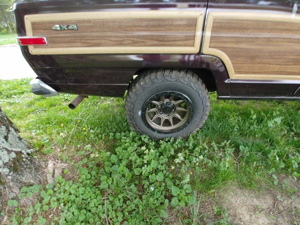 1990 Jeep Grand Wagoneer